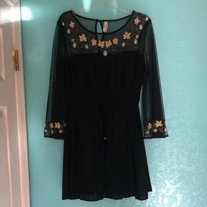 True Destiny mesh sleeve. Size XL